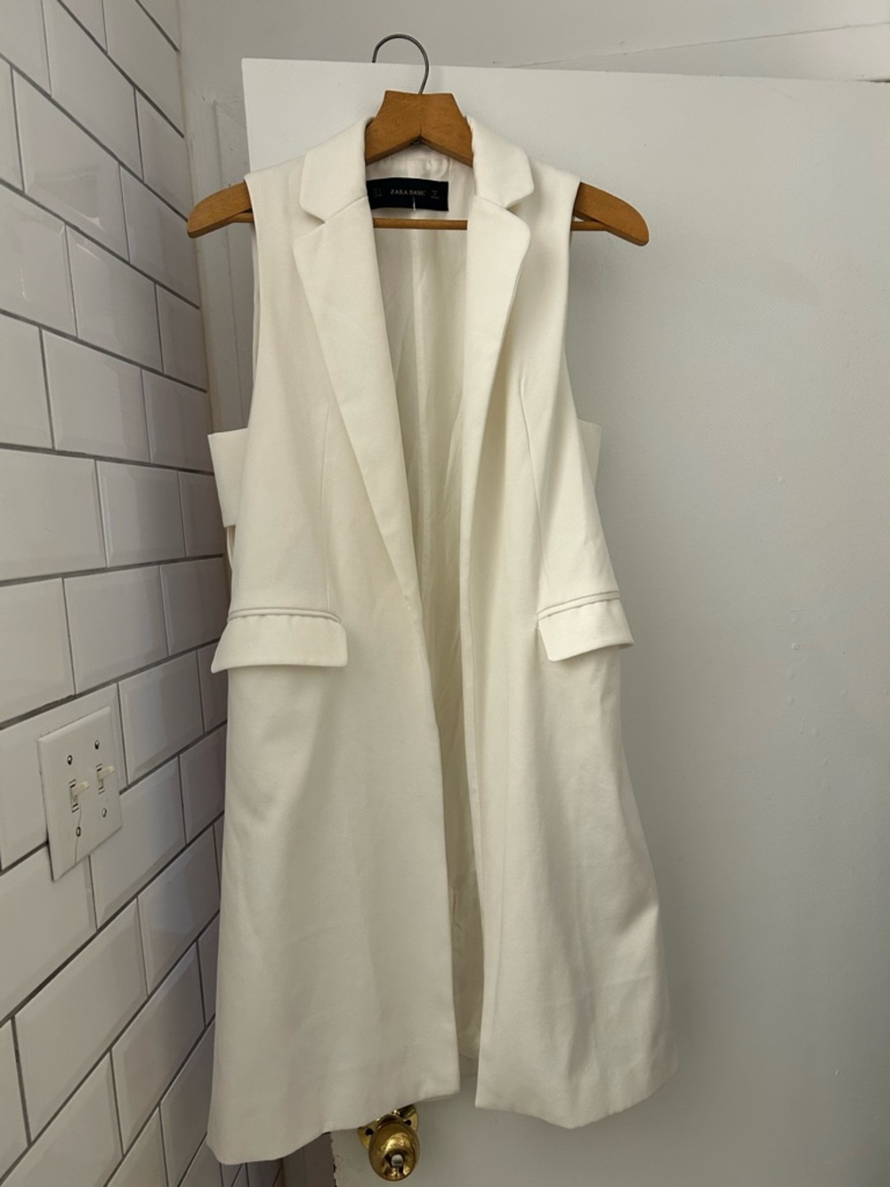 Zara Basic White Labeled sleevless Blazer size S